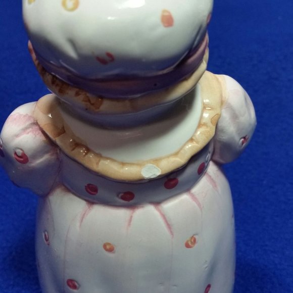 Cat Figural Salt and Pepper Shaker Set Victorian Bonnet and Dress AS IS - Picture 6 of 10